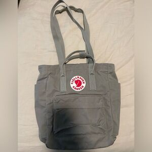 Fjallraven Kanken Totepack in Fog